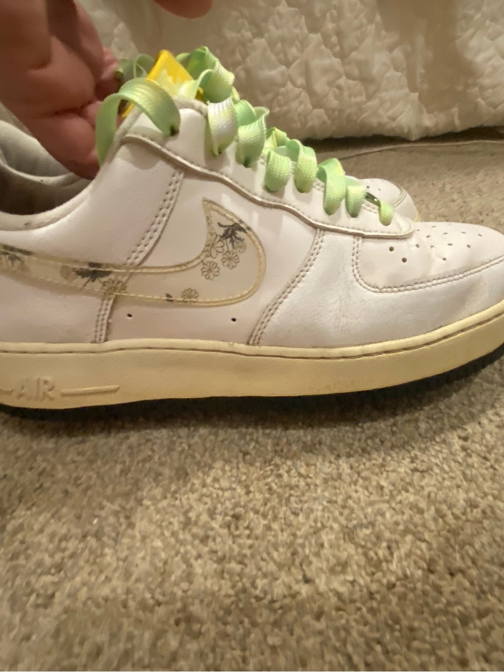 Nike 2019 White Air Force 1’s in Daisy color way. - Picture 4 of 6